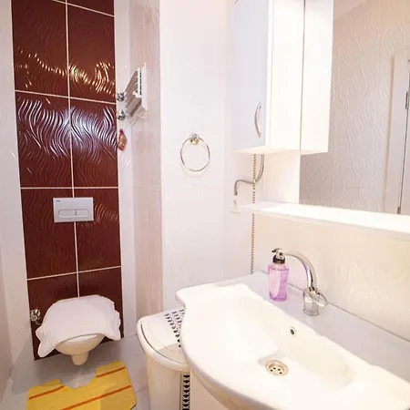 2 Bedroom Comfotable House In Apartament *
