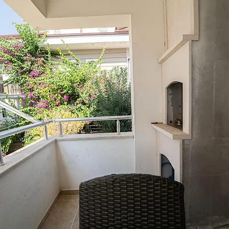 2 Bedroom Comfotable House In Apartment